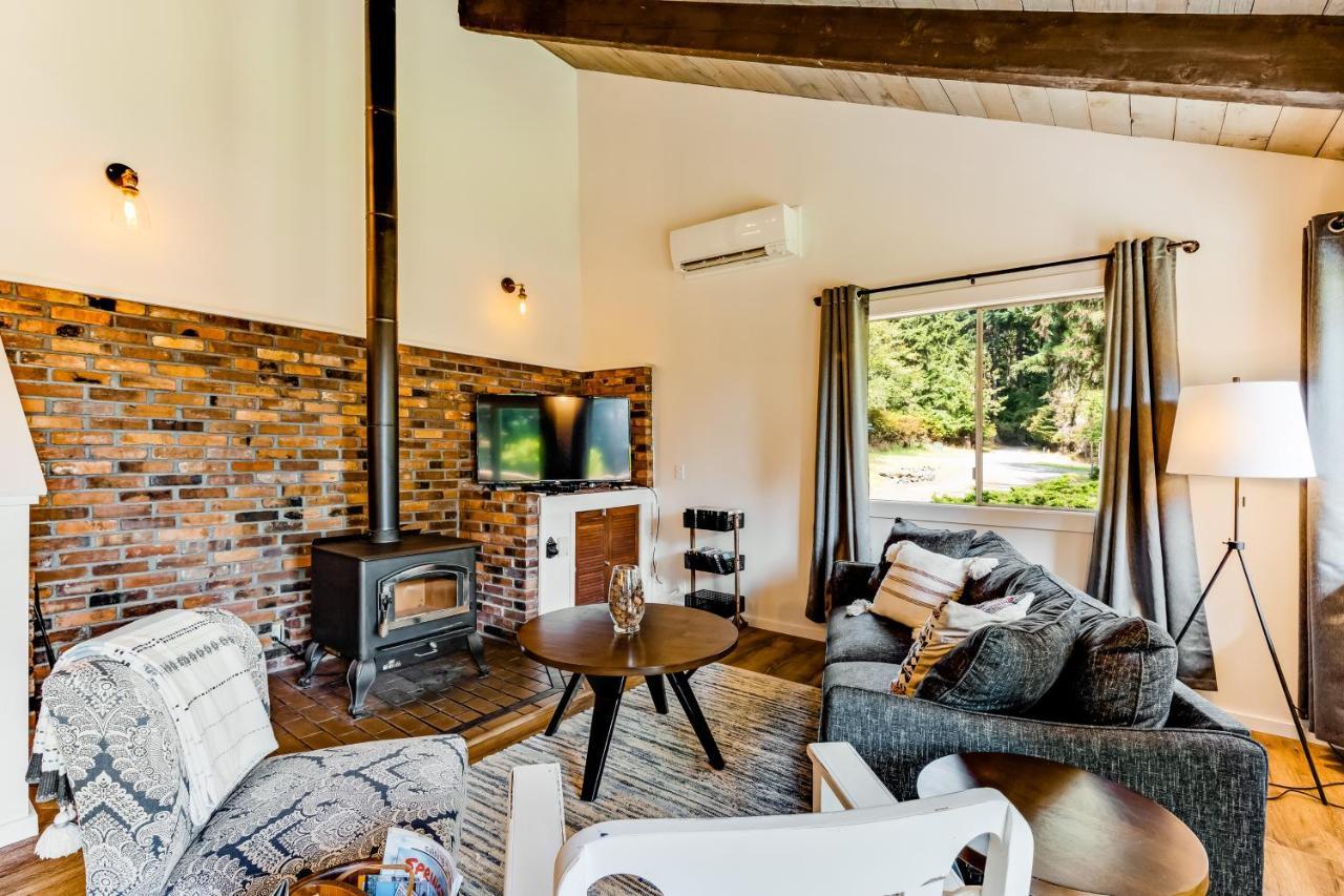 Tall Cedars Cabin By The Water Eastsound Bagian luar foto